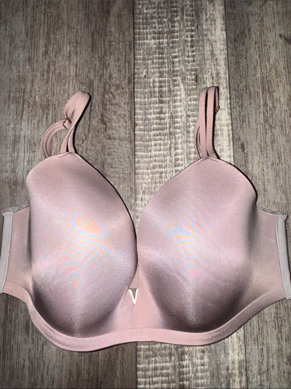 Victoria's Secret beige Padded No wire Bra-size 32DD